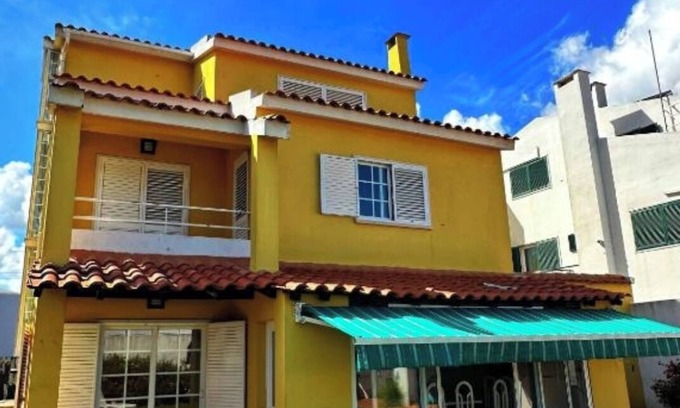 Linda-a-Velha Villa | Relaxing 5-Bedroom Villa with Private Pool, Outdoor Playground, Barbeque zona.nn