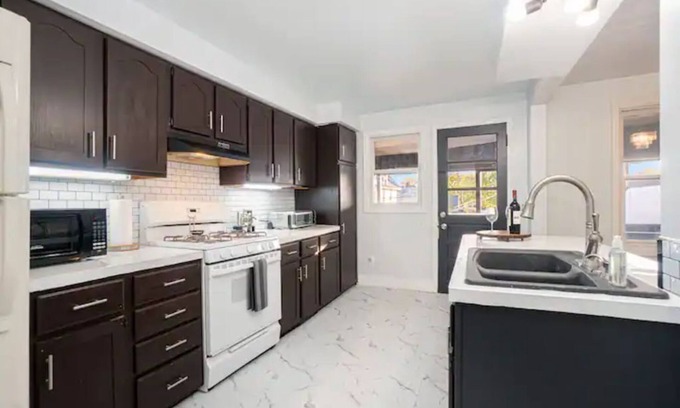 Grand Rapids Apartment | Relaxing and Spacious 2 BD apt - 5 mins from DT GR
