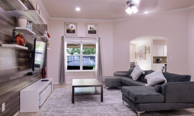 Nolanville House | Relaxing and spacious 4bd/2 Ba