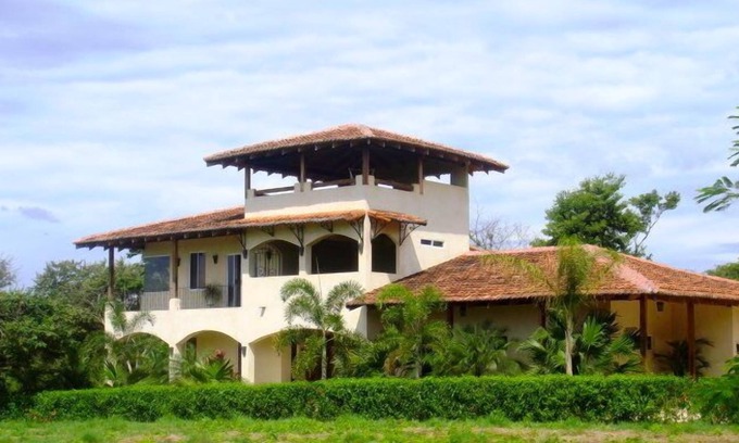 Playa Negra House | Relaxing Beach House with Pool