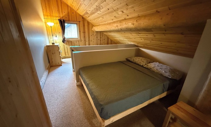 Lac Le Jeune Cabin | Relaxing Cabin by the pond