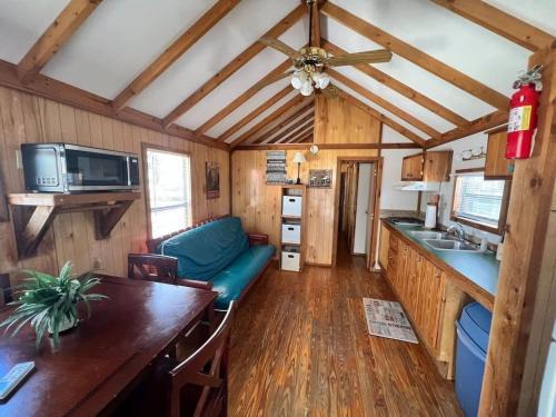 Bloomington House | Relaxing Cabin in Bloomington