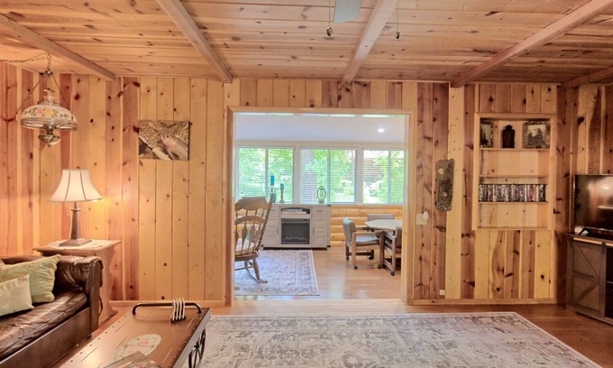 Christopher Creek Cabin | Relaxing Cabin Right on the Creek
