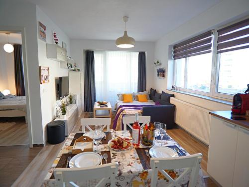 Tractorul Apartment | Relaxing Coresi Apartment