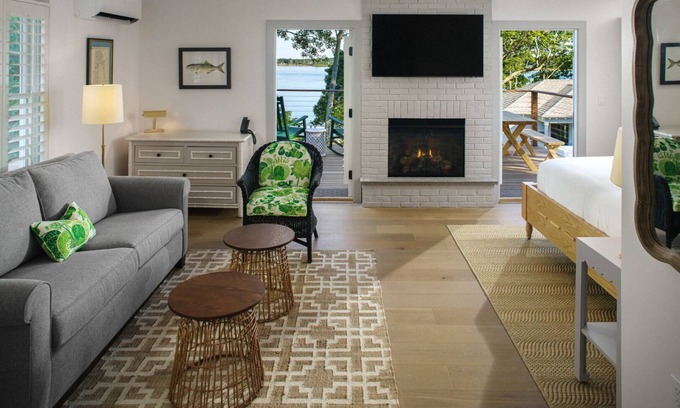 Shelter Island Heights House | Relaxing Cottages & Spacious Rooms w/Beach Access, Pool, Spa and Free Bikes