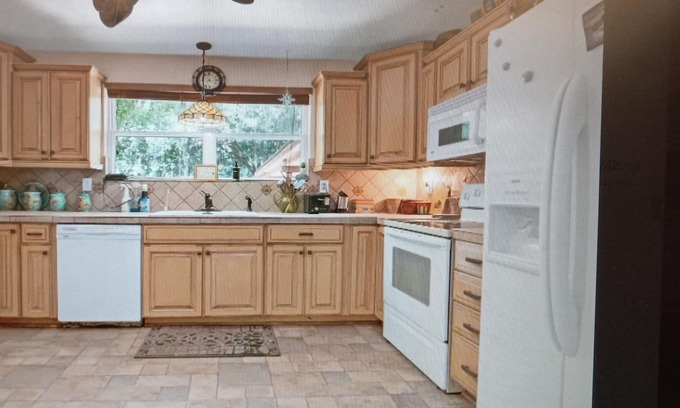 Arlington House | Relaxing country chateau estate. Minutes from airport, beach and downtown