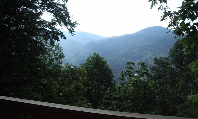 Mill Ridge Cabin | Relaxing Cozy Cabin in the Heart of the Blue Ridge Mountains. Pet friendly