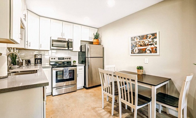 Camelback East Condo | Relaxing Desert Botanical 2 Bedroom In Biltmore