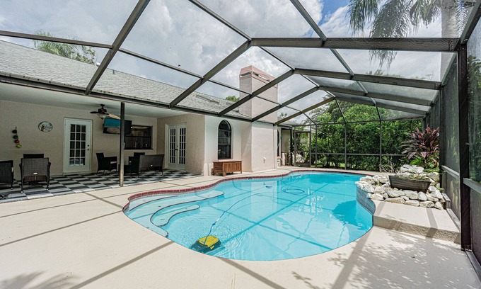 Elfers House | Relaxing family house w/pool - 3 beds 2 bath