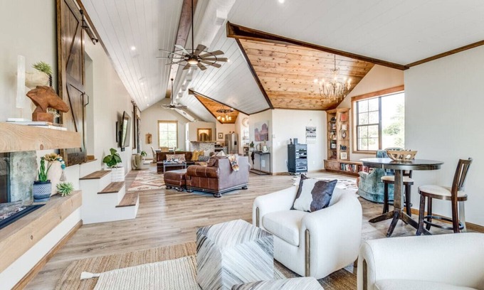Oklahoma County Other | Relaxing Farm retreat on 40 acres in Arcadia