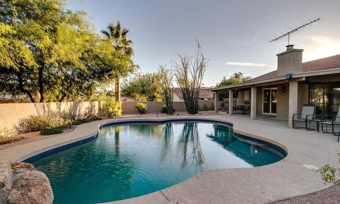 Fountain Hills House | Relaxing Fountain Hills Getaway wPool and Hot tub
