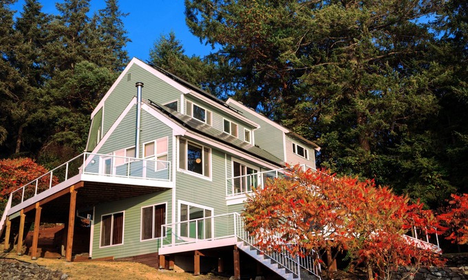 Fox Island House | Relaxing Fox Island Waterfront View Hideaway