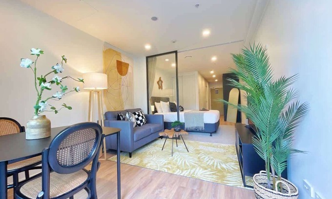Newton Apartment | Relaxing Get Away Parkside CBD Studio, Pool & Gym