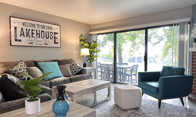 Lake Geneva Condo | Relaxing Getaway/StepsToLake/Pool/Tennis near DT Lake Geneva
