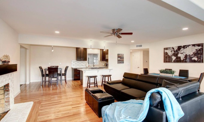 Citrus Heights House | Relaxing getaway with pool, outdoor bar, putting green and pool table
