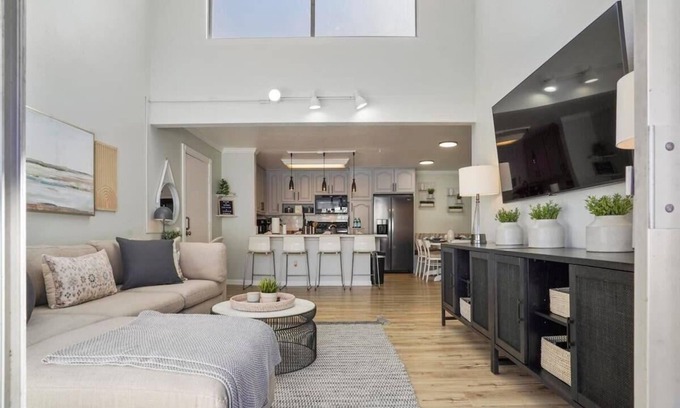 Serra Mesa Condo | Relaxing Homey-Bright & Spacious