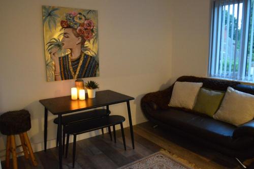 Sutton Coldfield Apartment | Relaxing King bed retreat