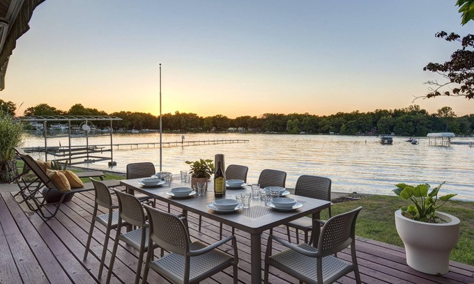 Three Rivers House | Relaxing Lake Home Meets Contemporary Design