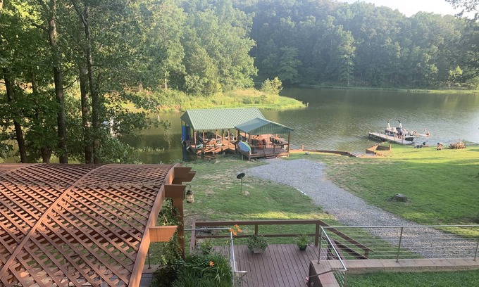 Ozark House | Relaxing Lakefront Getaway