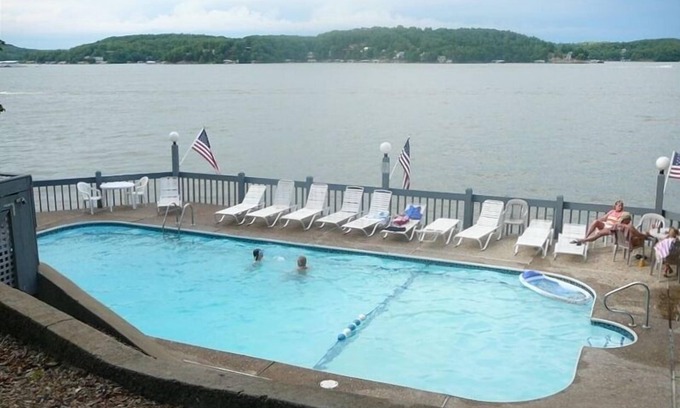 Lake Ozark Condo | Relaxing Marvelous Main Channel View!
