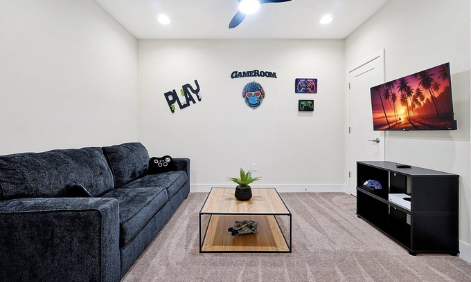 Four Corners House | Relaxing Nature Escapade with Game Room