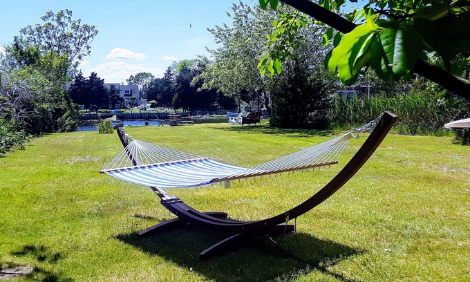 Aquebogue House | Relaxing North Fork Cottage On The Water~ Amazing Sunsets!