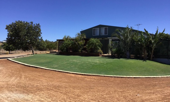 White Peak House | Relaxing Open Space Semi-rural Stay