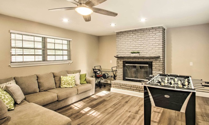 Northeast Pensacola House | Relaxing Pensacola Getaway w/Volleyball Net!