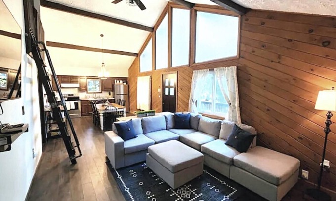 Blakeslee House | Relaxing Poconos Getaway Poconos w/Hot Tub! Dog Friendly