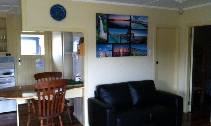 Raglan House | Relaxing Raglan Bach