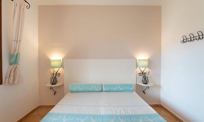 Aglientu Apartment | Relaxing Residence Baia dei Mirti B4 1 Bedroom Apartment Sleeps 4 -Bilo 4