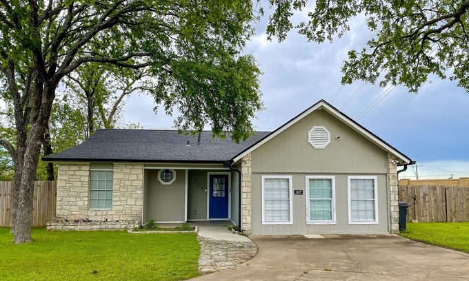 Round Rock House | Relaxing retreat with a private pool, pool spa, washer/dryer, & central AC