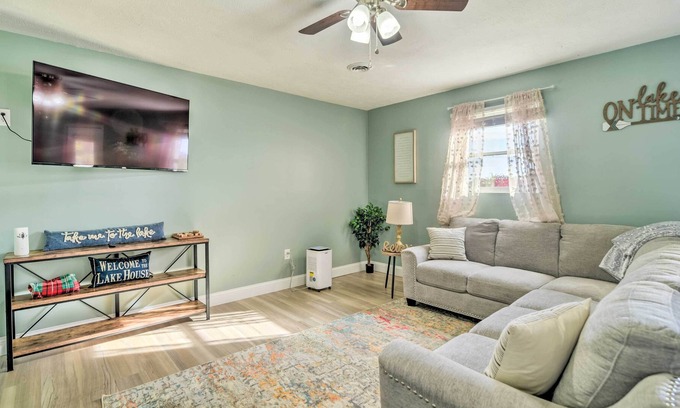 Russell Springs House | Relaxing Russell Springs Retreat w/ Fire Pit!
