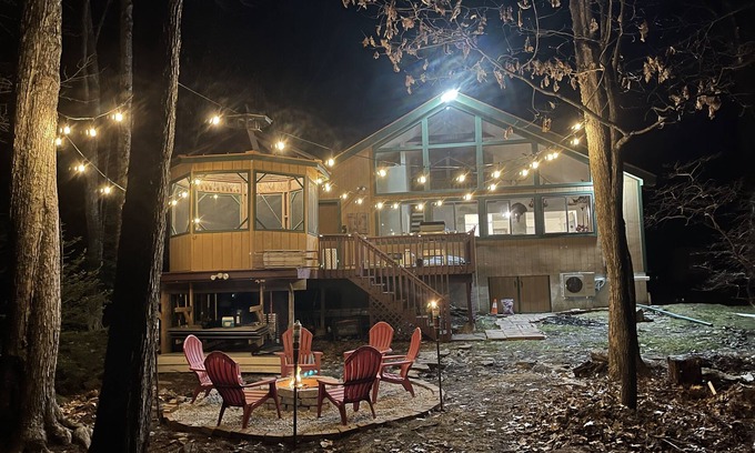 Locust Lake Village Cabin | Relaxing Rustic ranch at Locust Lake! with beautiful views! Close to the Lake!
