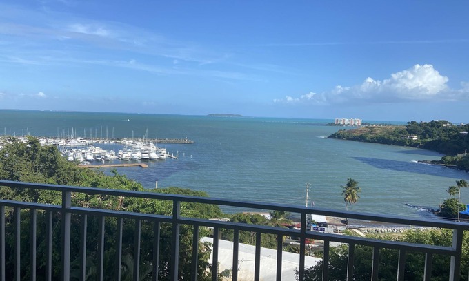 Sardinera Apartment | Relaxing View at a 3 Bedroom Marina Condo