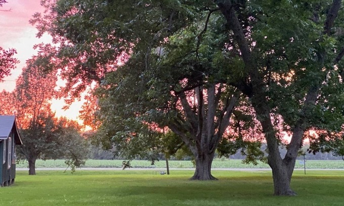 Ferriday House | Relaxing Waterfront Lakehouse with pier. Kid friendly. Natchez close by.