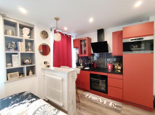 Le Kremlin-Bicetre Apartment | Remarkable air-con 1-Bed Apartment by Paris