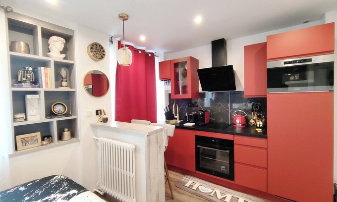 Le Kremlin-Bicetre Apartment | Remarkable, air-con, 1-Bed Apartment by Paris