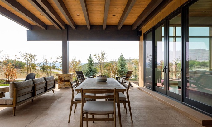 Tuhaye House | Remarkable Home in Tuhaye with Private Hot Tub, Golf Course Views, Tasteful Interior Design