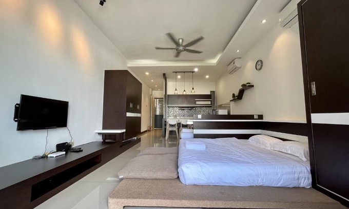 Downtown Kota Kinabalu Apartment | Remin Suites Studio at The Loft Imago