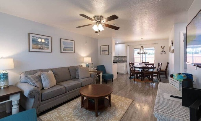 Ocean Park Apartment | Remodeled 2 Bedroom Coastal Charmer