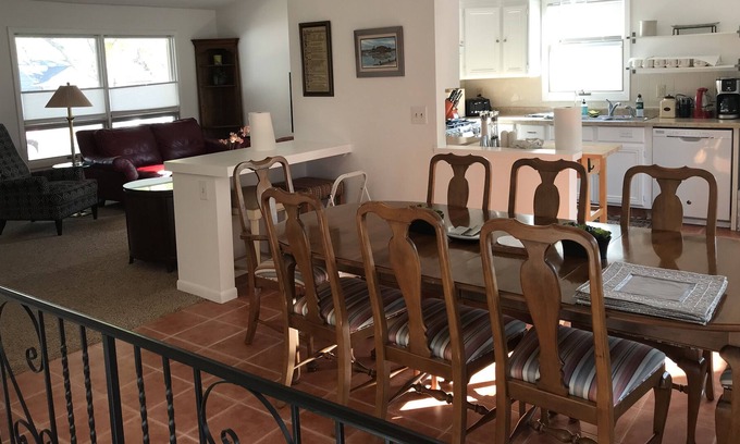 Richfield House | Remodeled 5 bed 3 bath walking distance to shops and restaurants Southdale
