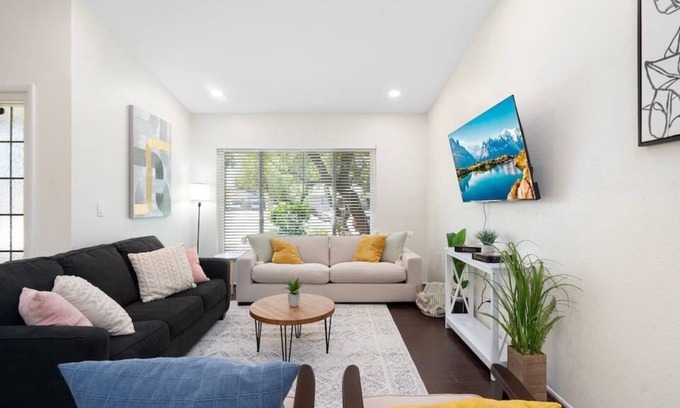 Avant House | Remodeled Abode | 3BR | Pingpong | Football | Pool
