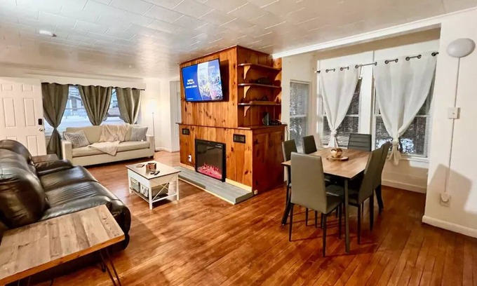 Saranac Lake Cottage | Remodeled ADK 2bd/1 bth Sleeps 7 Downtown on Main