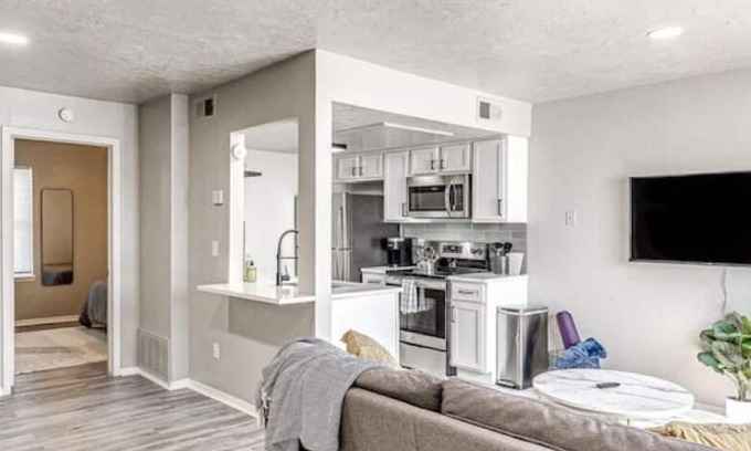 Central Oklahoma City Apartment | Remodeled Apt In Paseo With Bikes
