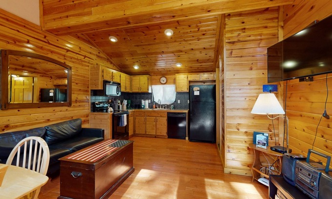 South Lake Tahoe Condo | Remodeled condo close to Heavenly & marina - dog-friendly
