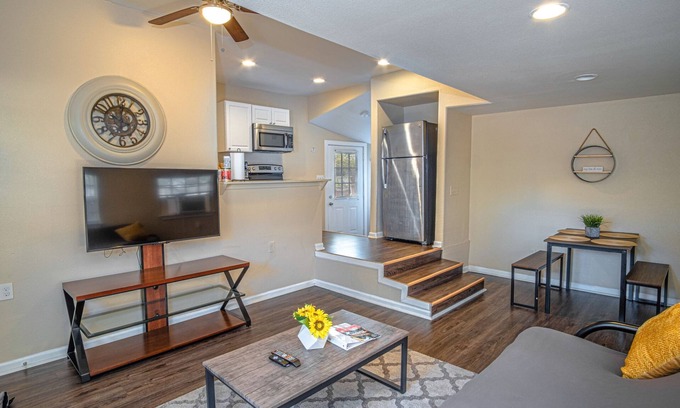 Arena District House | Remodeled Guest House Near Downtown/military Base