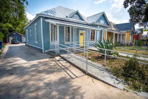 Five Points Apartment | Remodeled Historic 1BR 1BA House Near Downtown