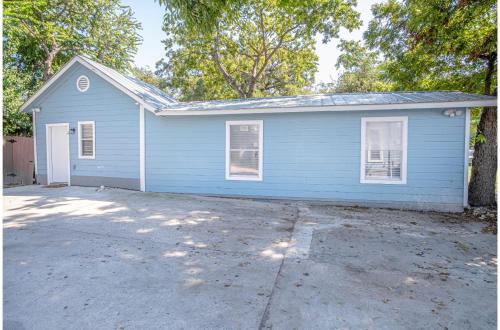 Five Points Apartment | Remodeled Historic 1BR1BA House Near Downtown