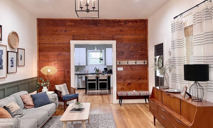 Hico House | Remodeled historic cottage, 2-min walk to downtown.